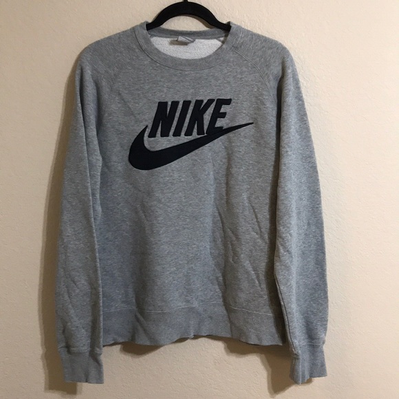 Nike Tops - Nike sweatshirt